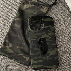 PopSocket Green Camouflage iPhone 13 ProCase